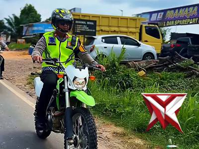 Polsek tungkal jaya mengurai kemacatan di jalintim pada ops ketupat musi 2026 arus mudik lebaran - PoliceTube