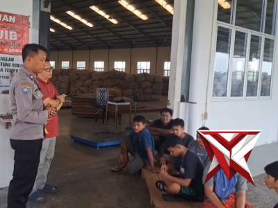 PATROLI HARKAMTIBMAS POLSEK PAKUSARI - PoliceTube