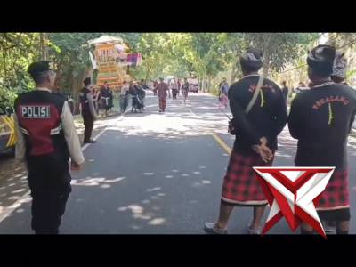 *Polri Hadir Ditengah Masyarakat Polsek Melaya Amankan Kegiatan Pengabenan Krama Desa Adat Sumbersar