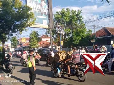 Polsek Kebumen melaksanakan kegiatan AG Pagi melayani masyarakat - PoliceTube