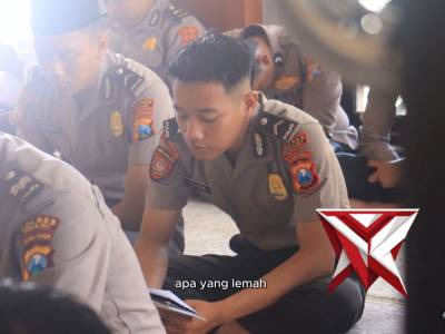 Kapolres Ngawi melaksanakan kegiatan dzikir pagi di Masjid Miftahul Huda Polres Ngawi.