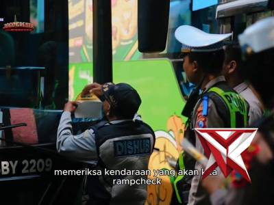 Satlantas Polres Gresik melaksanakan kegiatan rampcheck dan inspeksi terhadap bus angkutan umum.