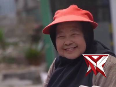 Sentuhan Humanis Kapolresta Bandung Borong Stoberi saat Cek Jalur Ciwidey.