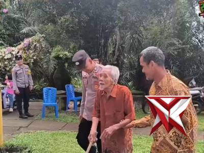 Membantu jemaat gereja