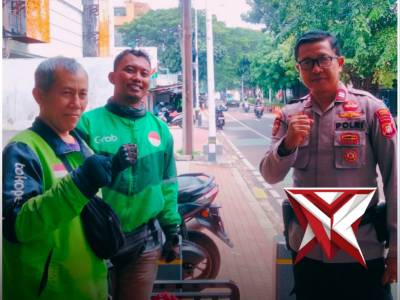 Dalam rangka menjaga situasi kamtibmas tetap aman dan kondusif, personel Samapta Polsek Tebet