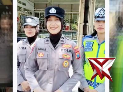 Guna menjaga situasi kamtibmas tetap aman dan kondusif, Polwan Polres Pacitan melaksanakan patroli H - PoliceTube