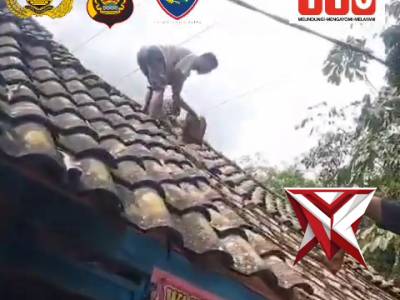 AJ 11. Bhabinkamtibmas Dampingi Survey Bedah Rumah HUT Bhayangkara