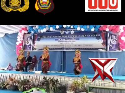 TI 15. Bhabinkamtibmas hadir dalam acara pelepasan dan penyerahan kembali siswa/siswi kelas IX SMP N - PoliceTube