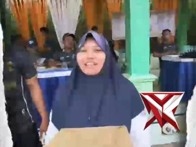 ? BHAYANGKARA CUP MAKIN SERU!  HADIRKAN HIBURAN & DOORPRIZE UNTUK MASYARAKAT ?

Turnamen Bhayangkar