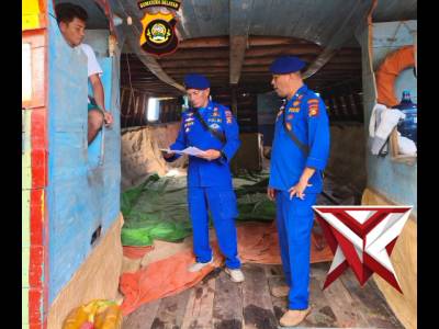 Pattroli dan pemantauan kendaraan air..