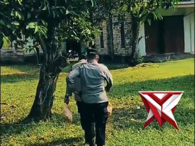 Giat bansos polsek stl Ulu terawas untuk masyarakat

"SUDAHKAH KITA BERBUAT BAIK HARI INI"

Bila ada