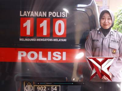 Call Center 110 apabila mengalami maupun mengetahui adanya gangguan kamtibmas