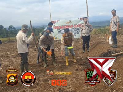 Giat Polsek Semendo
Penanaman jagung di wilayah hukum Polsek Semendo.