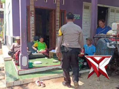 Bhabinkamtibmas Sambang Desa Tegalsari, Polsubsektor Kandeman Hadir Jaga Kamtibmas