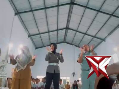 Sosialisasi tertib berlalulintas di SMA I Kalianget - PoliceTube