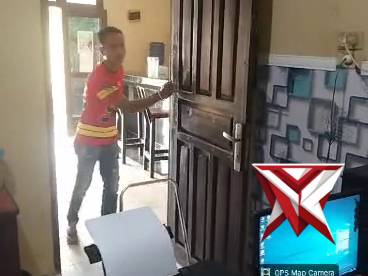 Anggota piket polsek lubai polres muara enim menerima laporan masyarakat