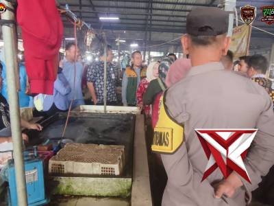 Monitoring ketersediaan bahan pangan menjelang Idul Adha