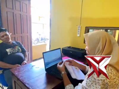 UNIT INTELKAM POLSEK PENUKAL MEMBERIKAN PELAYANAN TERHADAP MASYARAKAT PEMBUATAN SURAT IZIN KERAMAIAN