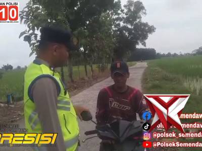 Polsek Semendawai Suku III melakukan giat patroli KRYD disertai himbauan tertib berlalu lintas