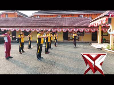 PERSONIL POLSEK TALANG UBI MELAKSANAKAN KEGIATAN SENAM PAGI DI HALAMAN POLSEK TALANG UBI