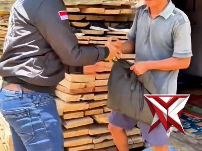 Polisi selalu ada untuk saling memberi dan berbagi kepada masyarakat - PoliceTube