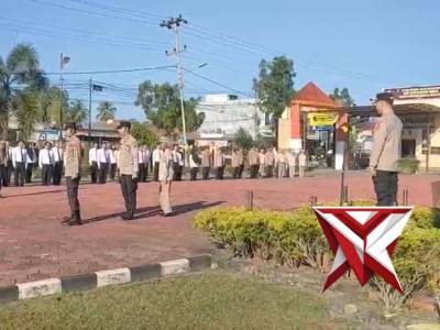18.Bila ada permasalahan dan butuh bantuan Polisi silahkan hubungi : - Layanan Polisi ?? 110 - PoliceTube