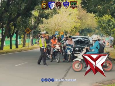 Mengatur lalin SM8 - PoliceTube
