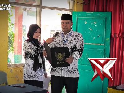 Hallo sobat Polri, Kapolsek Cikalongwetan menghadiri kegiatan Konferensi Kerja Persatuan Guru Republ