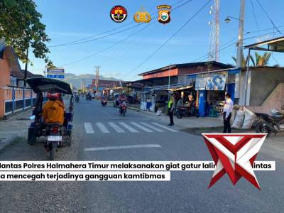 Satlantas polres haltim laksanakan pengaturan di seputaran jln lintas kec maba