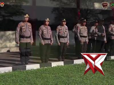 Polres Muara Enim Polda Sumatera Selatan menggelar apel pemberian penghargaan kepada personel berpre
