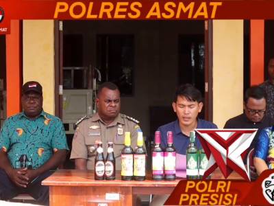 Serah terima tersangka dan barang bukti miras kepada polisi pamong praja