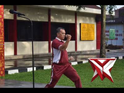 Semangat pagi diawali dengan pelaksanaan apel pagi personel Polres Muara Enim sebagai bentuk pengece
