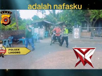 Saweu Gampong bersama warga di desa pantauan