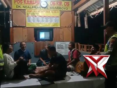 Patroli dialogis polsek ngariboyo di poskamling dk ndaleman  ngariboyo