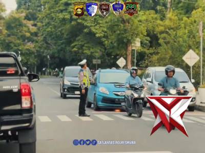Mengatur lalin SM8