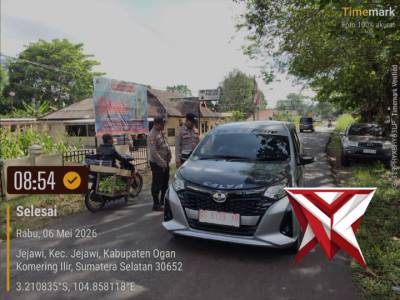 Anggota Polsek Jejawi melaksanakan giat Rutin KRYD di depan Mako Polsek Jejawi