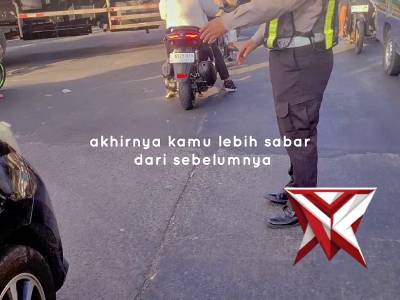 Polri untuk Masyarakat, Anggota Polsek Pakal  Laksnakan Pengaturan Lalulintas
