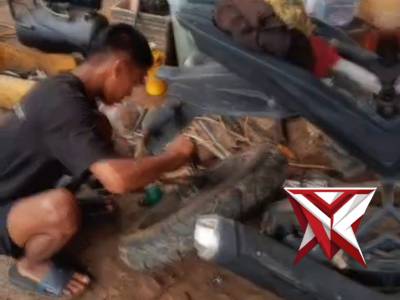 Giat Bag Log Melakukan Harwat Terhadap Kendaraan R2