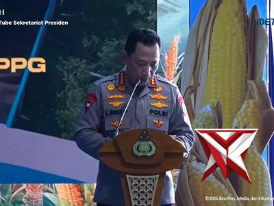Dalam acara panen raya jagung serentak dan groundbreaking 10 gudang ketahanan pangan Polri