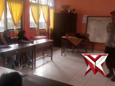 Peduli Pendidikan Negeri??Giat Polisi Mengajar??Aiptu Arifin??