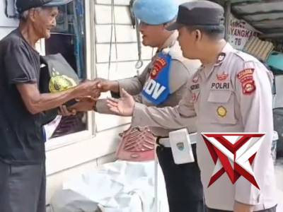 Giat jumat berkah polsek sekayu polres muba - PoliceTube
