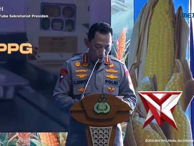 Dalam acara panen raya jagung serentak dan groundbreaking 10 gudang ketahanan pangan Polri - PoliceTube