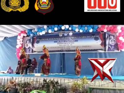 AS 13. Bhabinkamtibmas hadir dalam acara pelepasan dan penyerahan kembali siswa/siswi kelas IX SMP