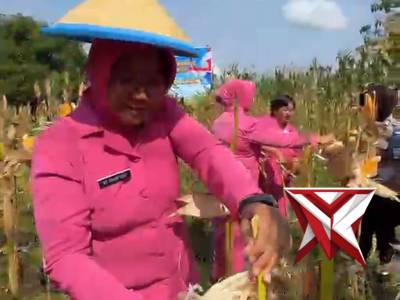 Bhabinkamtibmas Ds. Gorang gareng sambang di Lahan pekarangab masyarakat  di desa binaan dan sharing