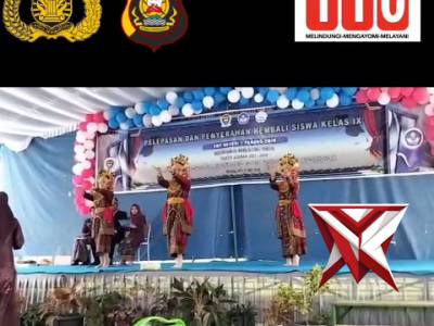 AS 10. Bhabinkamtibmas hadir dalam acara pelepasan dan penyerahan kembali siswa/siswi kelas IX SMP