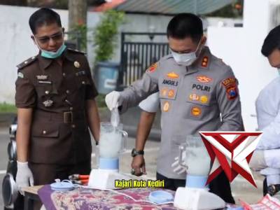 Kapolres Kediri Kota AKBP Dr. Anggi Saputra Ibrahim, S.H., S.I.K., M.H., menghadiri kegiatan pemusna - PoliceTube