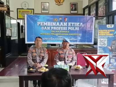 Pembinaan Etika Profesi Polri oleh Kasi Propam Polres Ponorogo di Polsek Ngrayun
