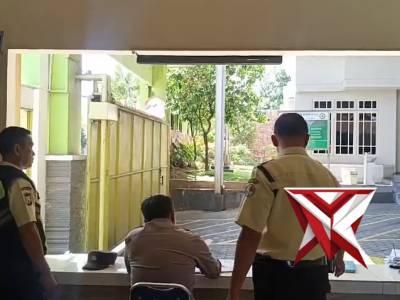 Patroli pantau obyek vital MPS Sampoerna Pugeran, Kec. Gondang - PoliceTube