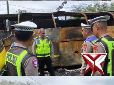 Evakuasi dan pendataan korban lakalantas di Muratara