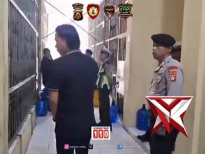 18.Bila ada permasalahan dan butuh bantuan Polisi silahkan hubungi :

- Layanan Polisi ?? 110